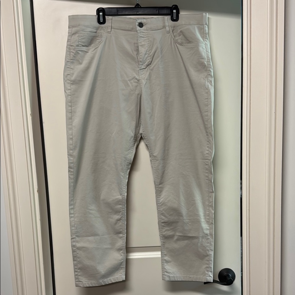Faherty Movement 5 Pocket Pant - Fossil